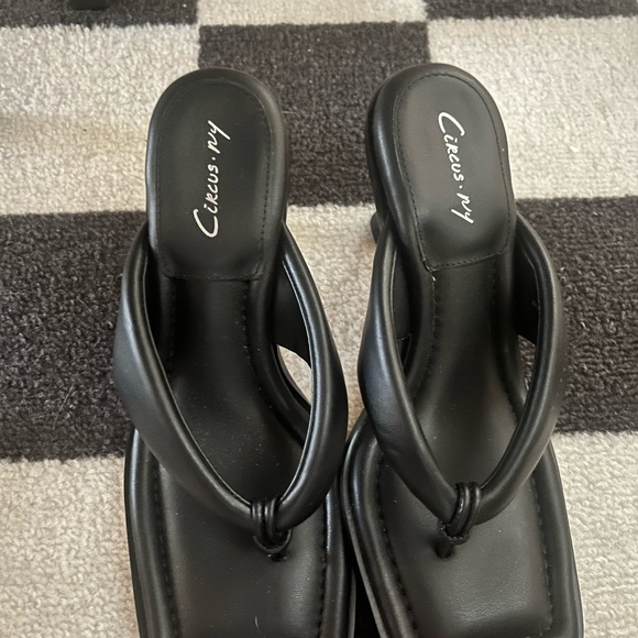 Circus Sam Edelman Sandals, size 8, never worn - Picture 3 of 3